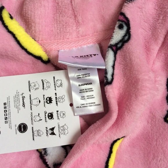 Hello kitty cozy plush robe - Picture 4 of 5